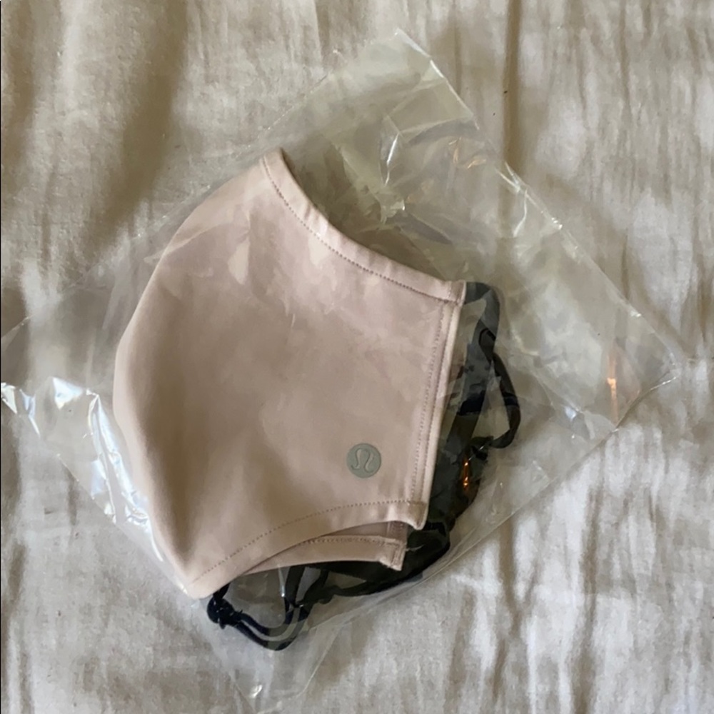 Lululemon face mask